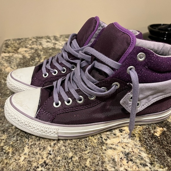 Women’s Converse size 10 - Picture 2 of 7